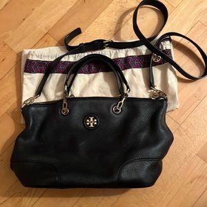 Tory Burch- Black leather purse with gold accents
